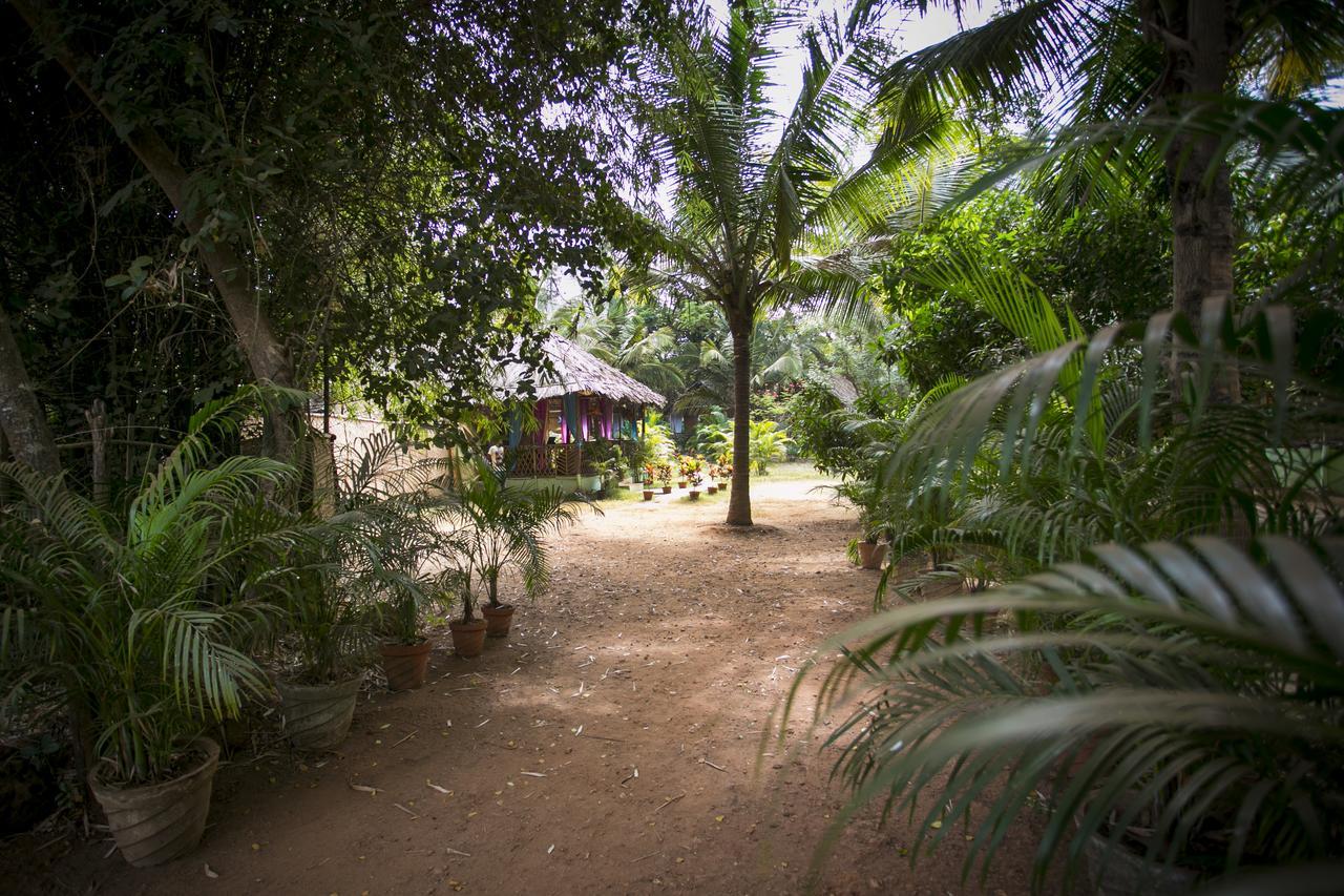 Tutti Garden Bungalows Hotel Mormugao Exterior foto